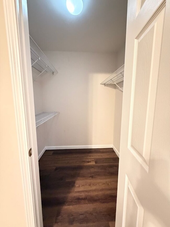 Building Photo - 110-112 Lyons Dr NW