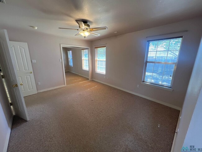 Building Photo - 721 Jeanie Dr