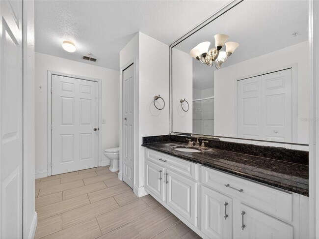 Building Photo - 13003 Plantation Park Cir