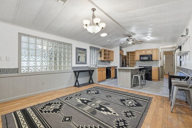 Building Photo - 2237 W Foothill St