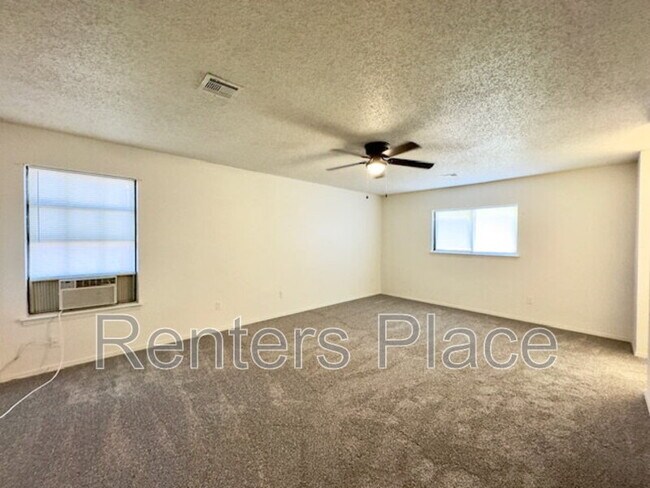 Building Photo - 6604 E 79th St
