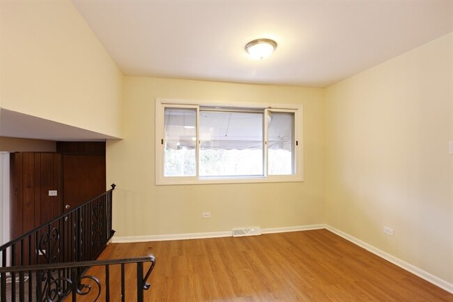 Building Photo - 422 N Arizona Ave