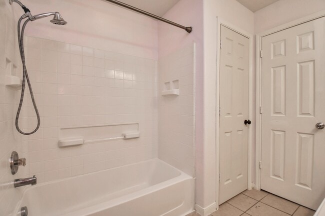 Building Photo - 1118 Desert Palms Ln