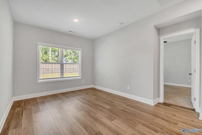 Building Photo - 147 Ivy Vine Dr