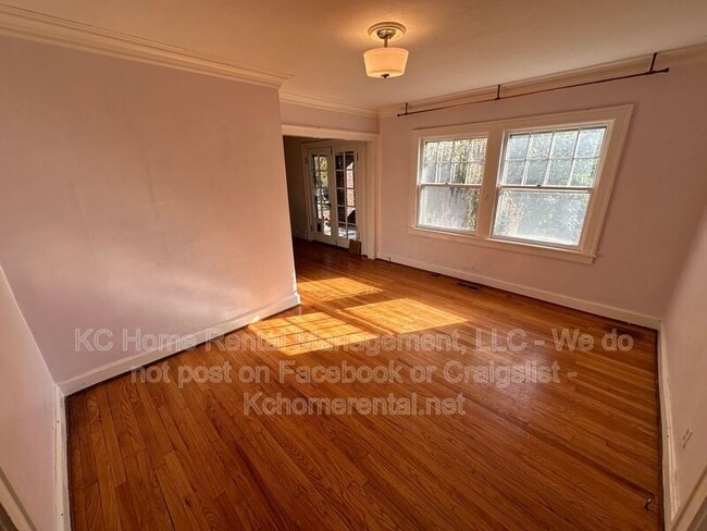 Building Photo - 207 W 51 Terrace