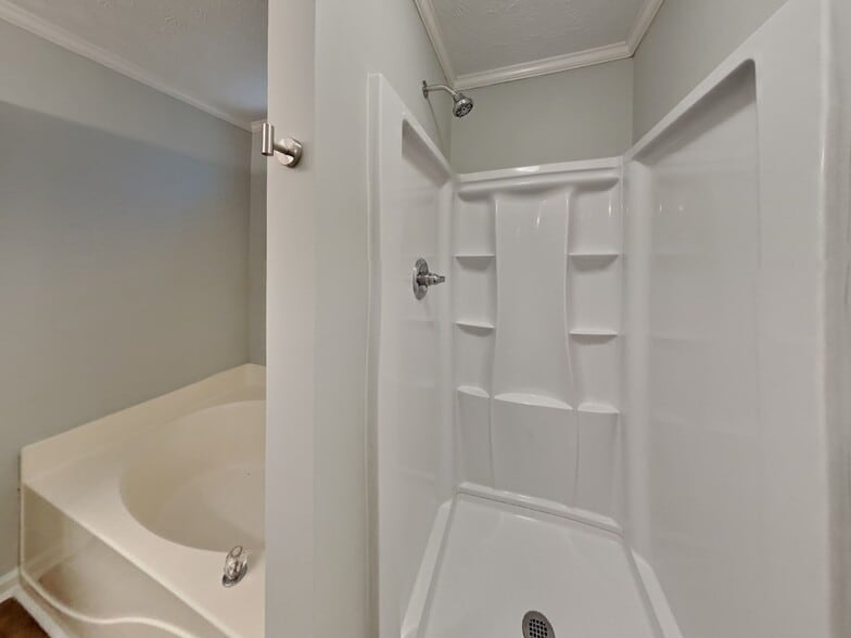 Building Photo - 245 Princeton Way