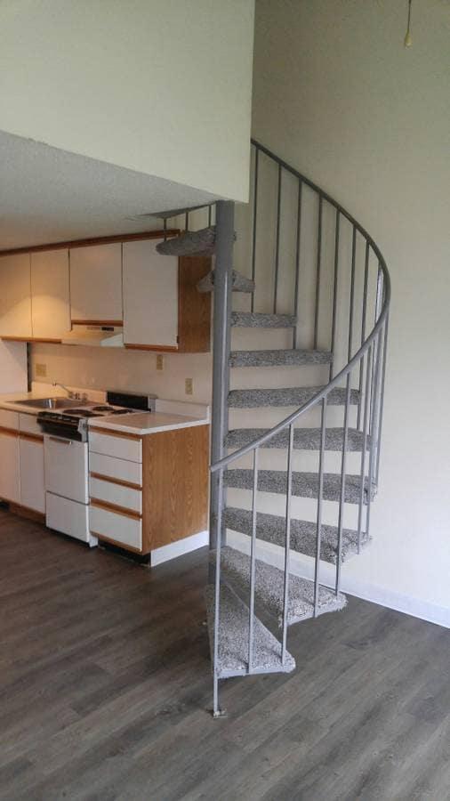 Building Photo - 108 W Charles St