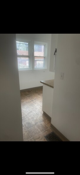 Building Photo - 15 Florence Ave