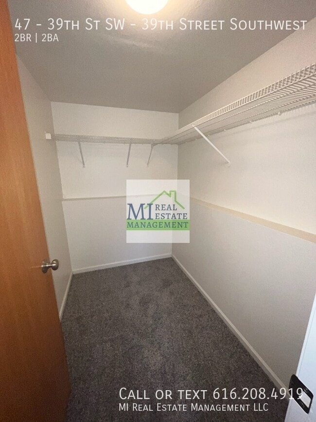 Building Photo - 47 39th St SW