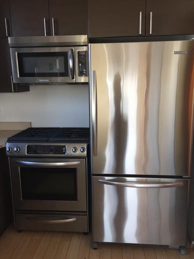 Building Photo - 2Bd/1Ba Seattle Home
