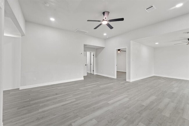 Building Photo - 1615 Hiller St