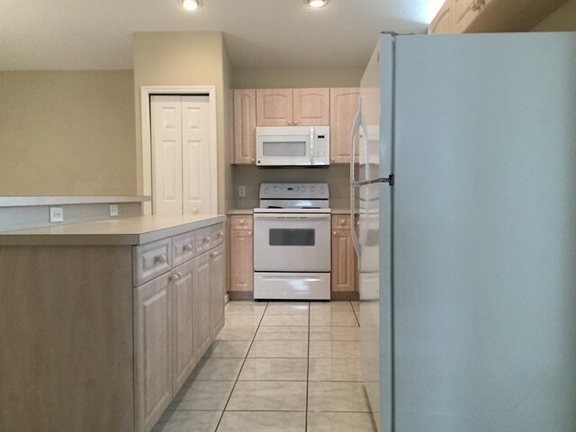 Building Photo - 959 Mayfair St