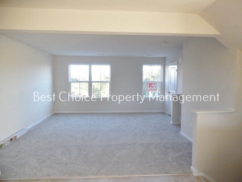 Building Photo - 404 Brookshade Way