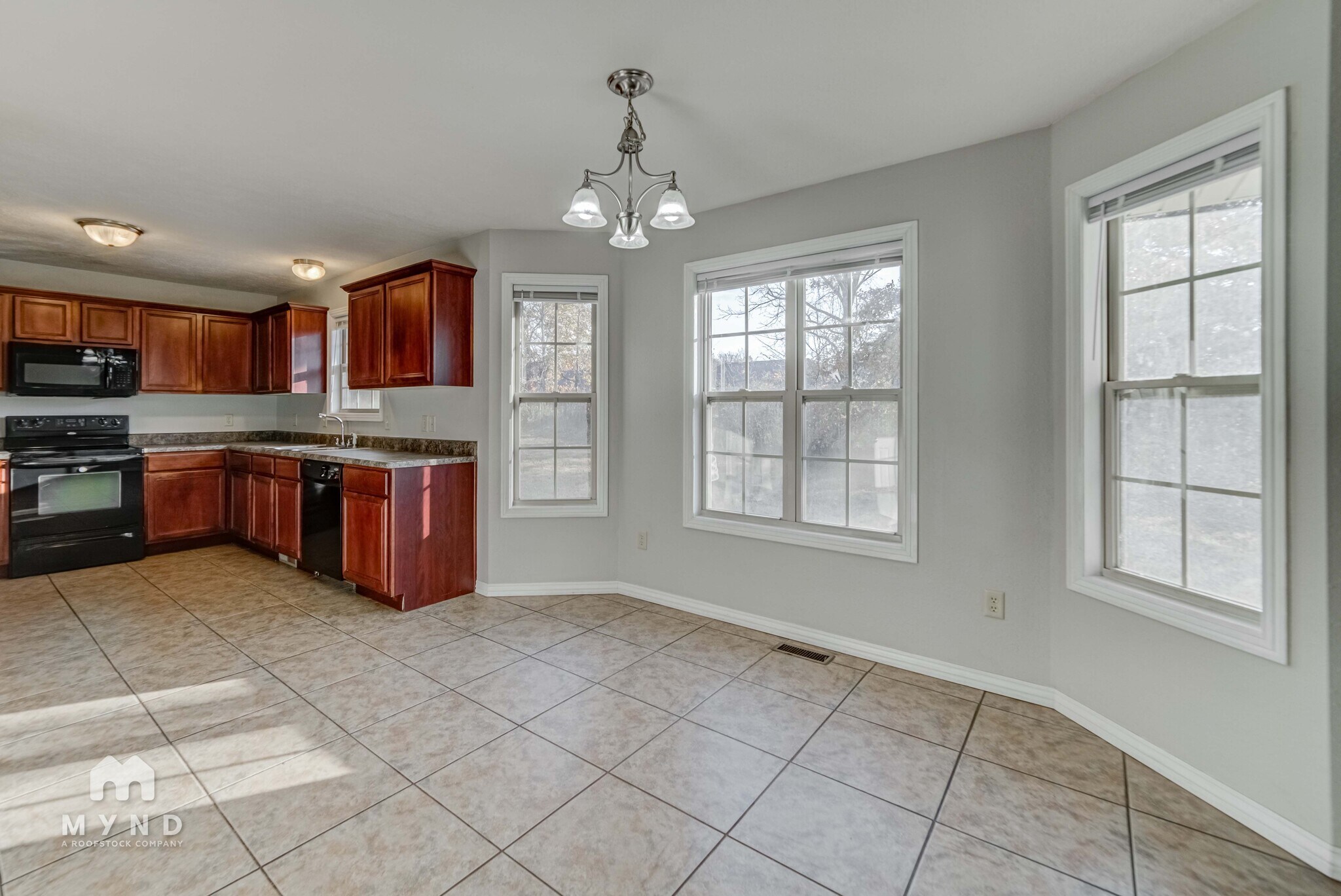 Building Photo - 112 N Peach Brook