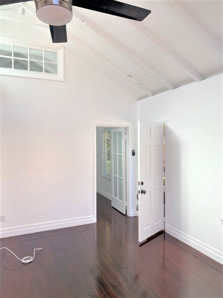 Building Photo - 273 Lower Cliff Dr