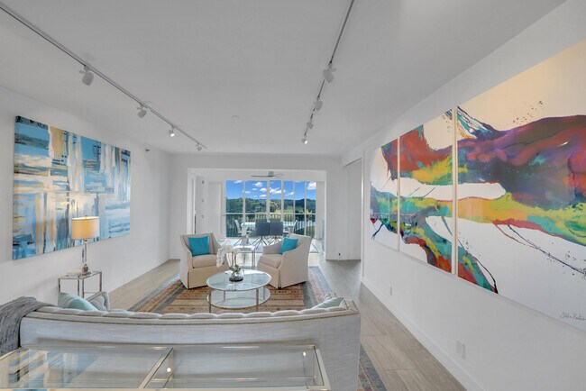 Building Photo - 4114 W Palm Aire Dr