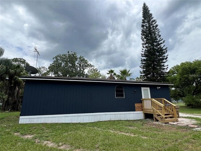 Building Photo - 5195 Countryside Ct
