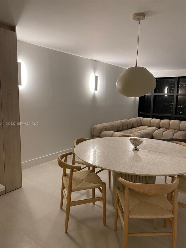 Building Photo - 1901 Brickell Ave