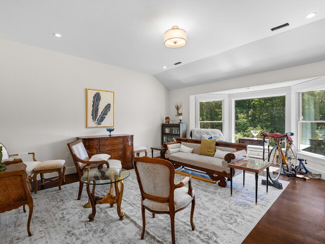 Building Photo - Stunning Oakton Retreat on a Sprawling 5-A...
