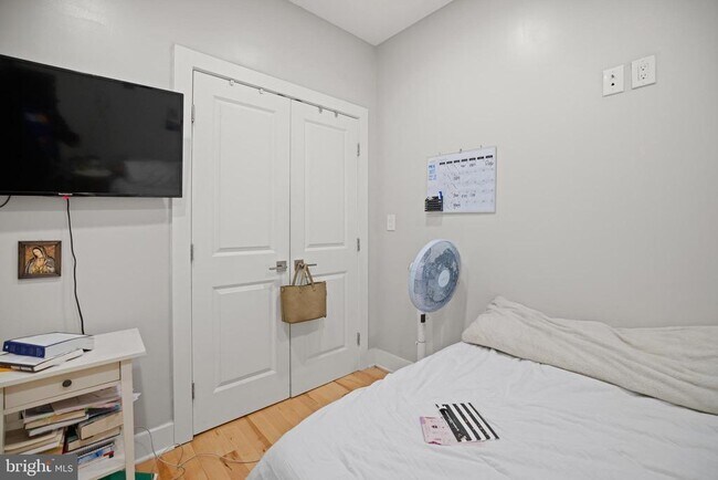 Building Photo - 3205 7th St NE