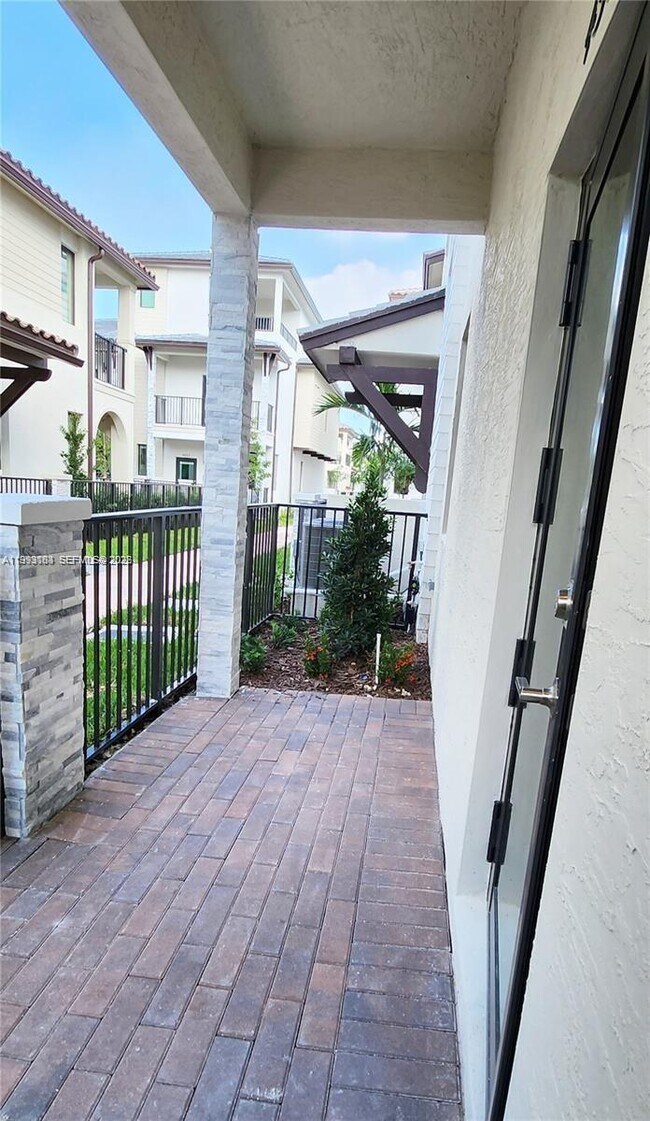 Building Photo - 4583 NW 83rd Pl