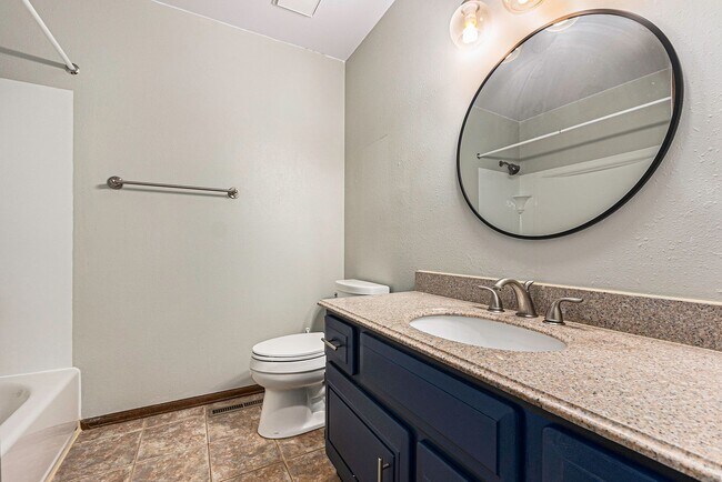 Building Photo - Big*Open*Private*Custom Home in Pinecliff D#20