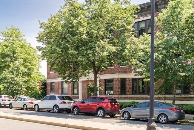 Building Photo - 1706 Commonwealth Ave