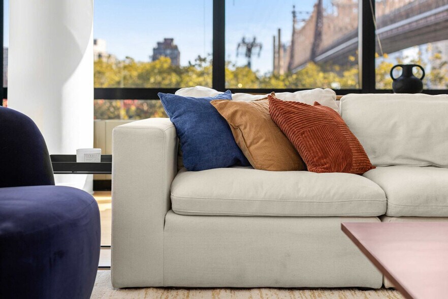 Building Photo - 1113 York Ave