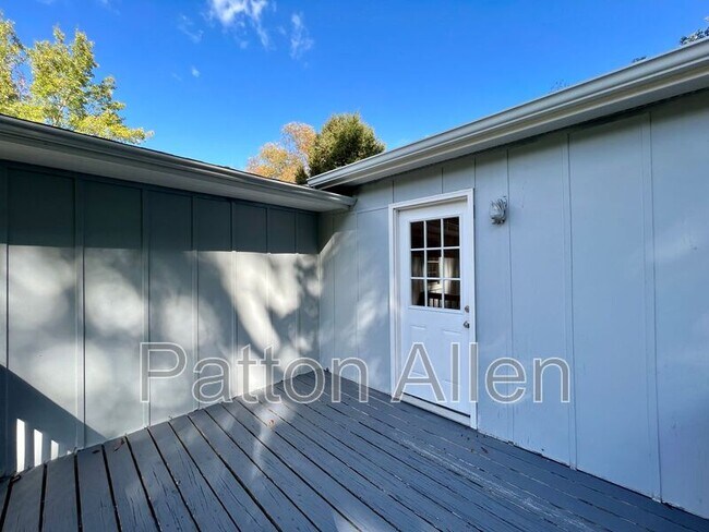 Building Photo - 45 High Meadow Rd