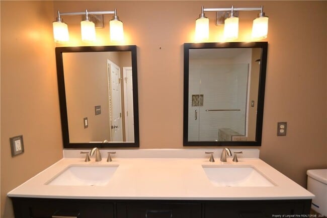 Building Photo - 5909 Royal Coach Ct