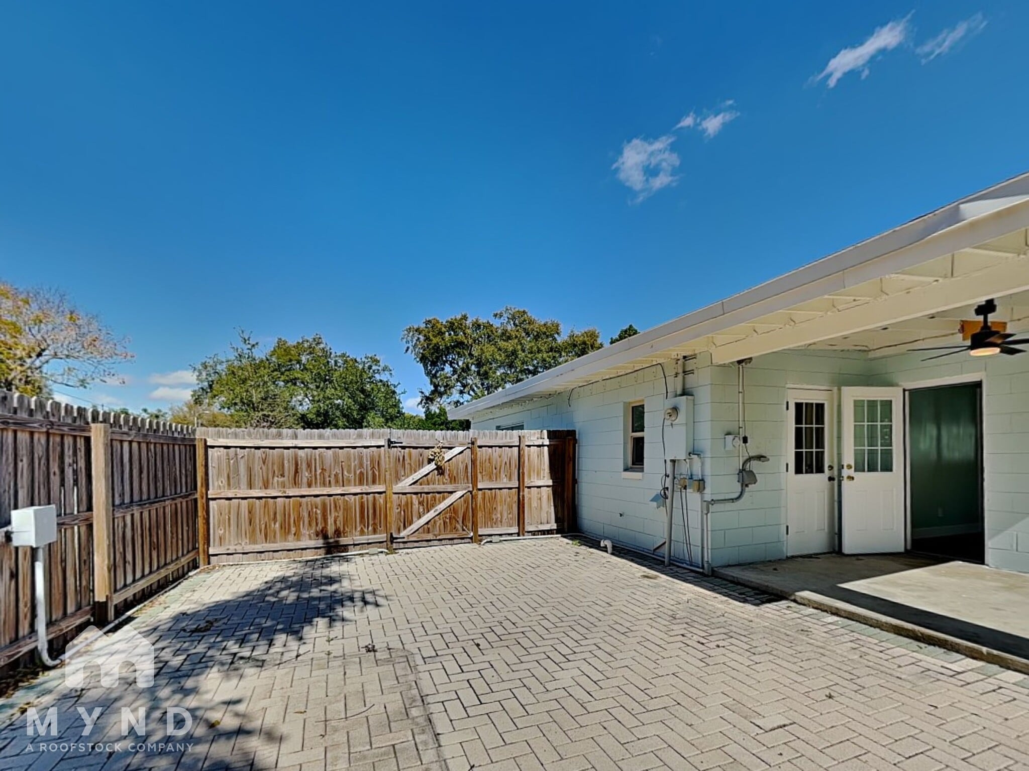 Building Photo - 3404 Leslie Dr