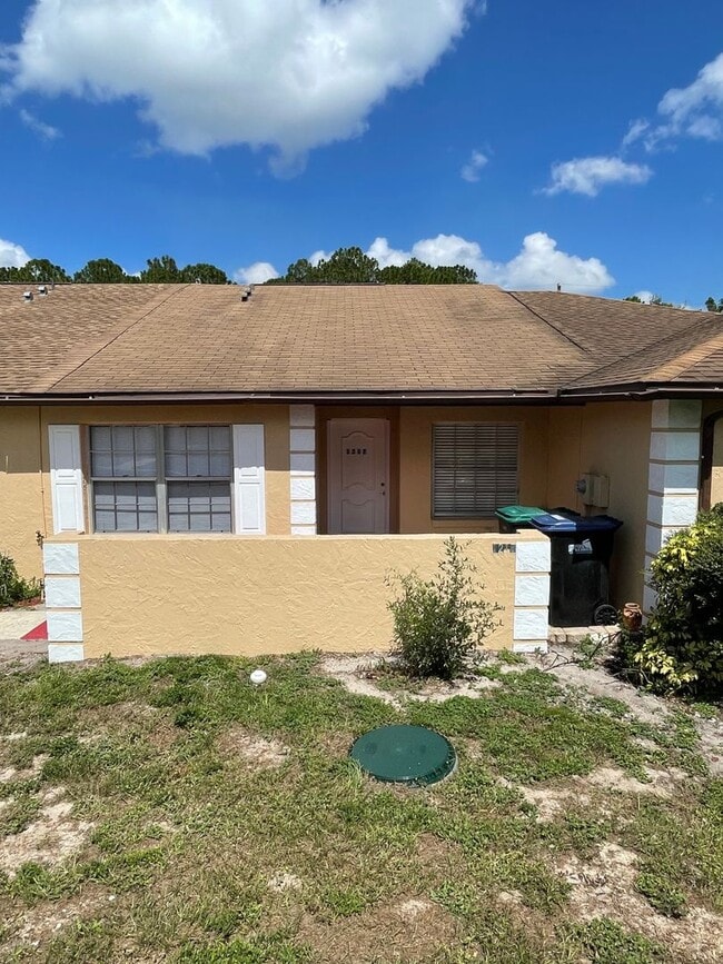 Building Photo - Duplex for lease