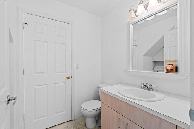 Building Photo - 111 Weybridge Cir