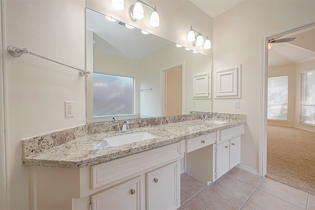 Building Photo - 21411 Willow Glade Dr