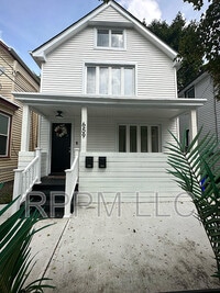 Building Photo - 659 Nassau St
