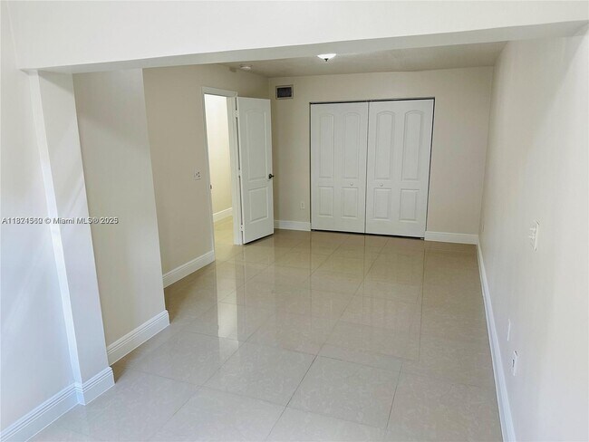 Building Photo - 15038 SW 89th Ter Rd
