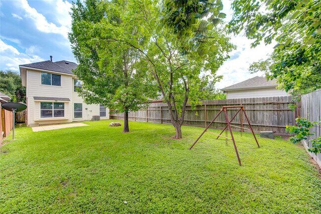 Building Photo - 19334 Strathmore Pl Ln