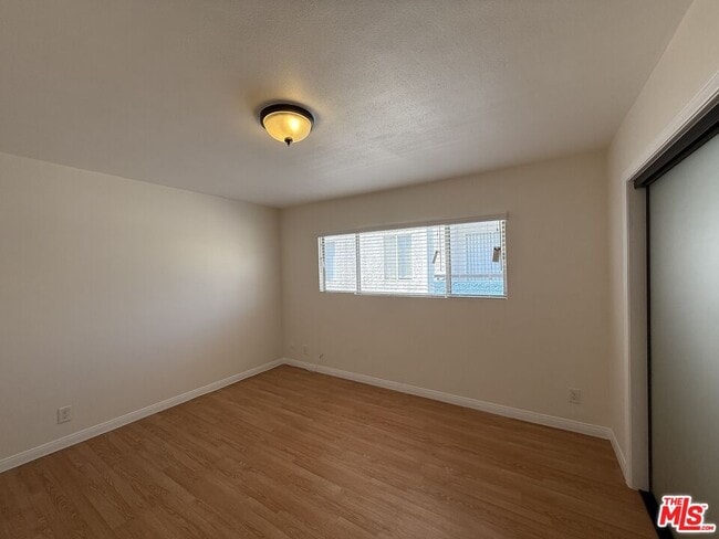 Building Photo - 314 S Clark Dr
