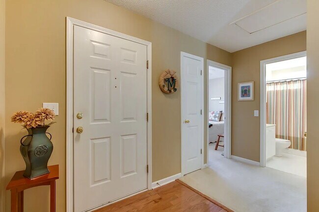 Building Photo - The perfect 3 bed, 2 bath home located in ...