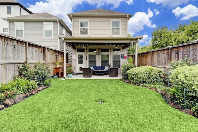 Building Photo - 5805 Larkin St