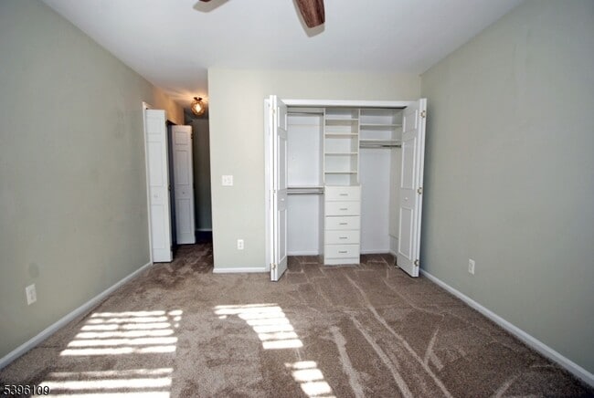 Building Photo - 374 Burdock Ct