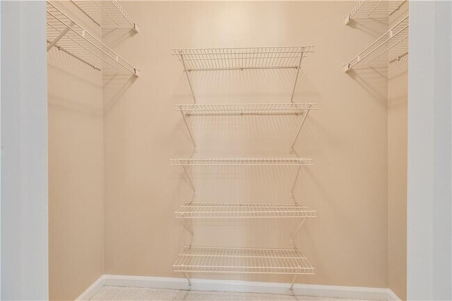 Building Photo - 1250 Parkwood Cir SE
