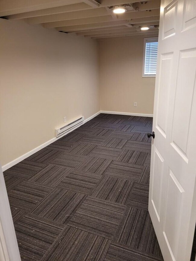 Building Photo - 3 Bedroom 2 Bath Camanche IA 815-275-3632