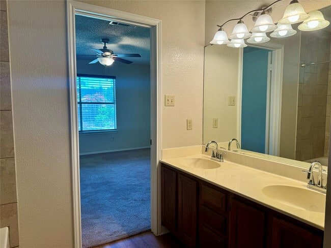 Building Photo - 8628 Piney Creek Bend