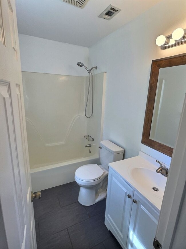 Building Photo - Beautifully Remodeled 3BD/2BA Home in Ocean Springs, MS