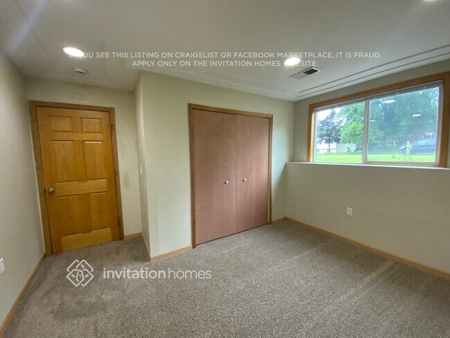 Building Photo - 11796 191st Ave NW
