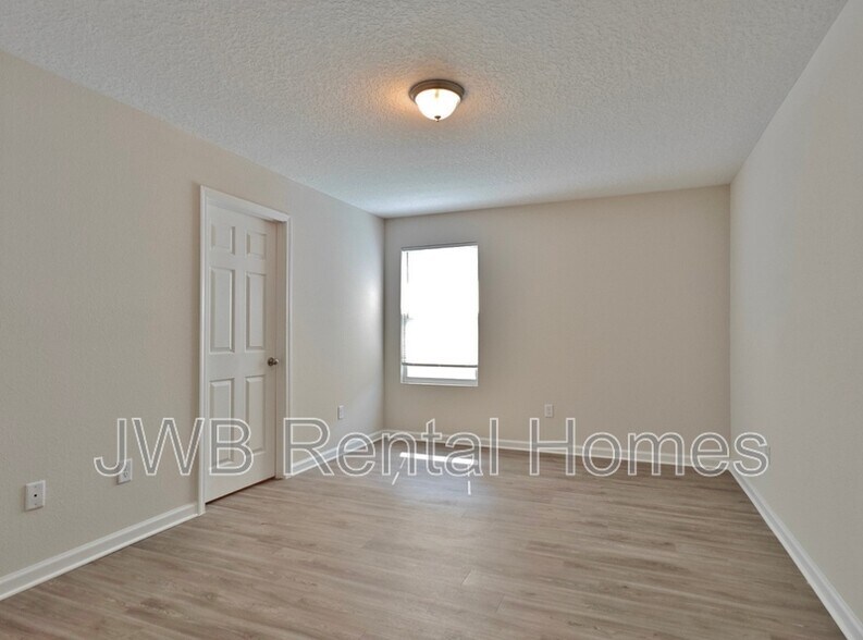 Building Photo - 133 Sago Ave