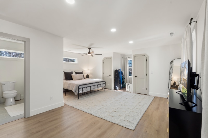 Building Photo - 2212 Weyland Ave