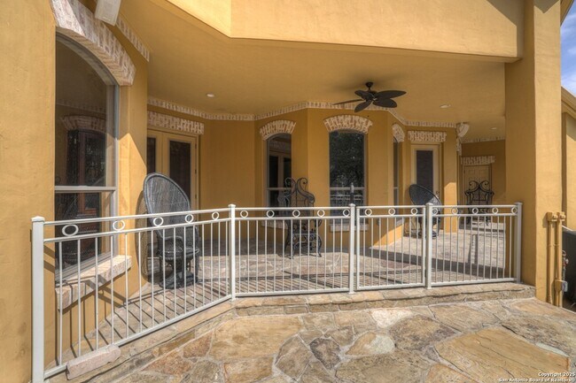 Building Photo - 9752 Trophy Oaks Dr