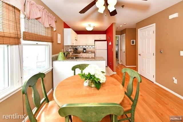 Building Photo - 2 br, 2 bath Condo - 101 Royal Ave